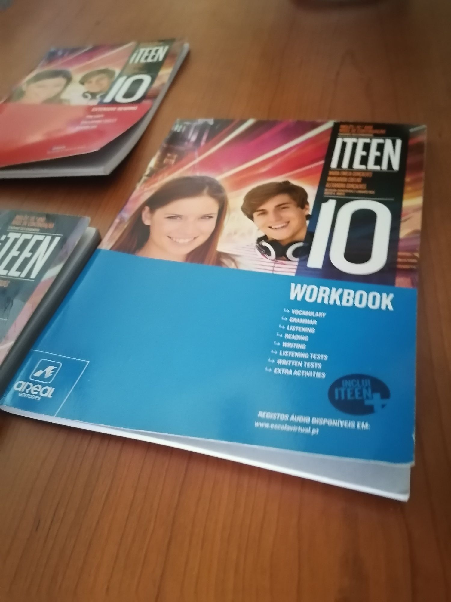 Manual + caderno de atividades inglês 10*ano