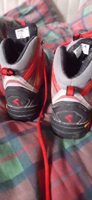 trapery  buty Boreal roz 31  długość wkładki 19,22