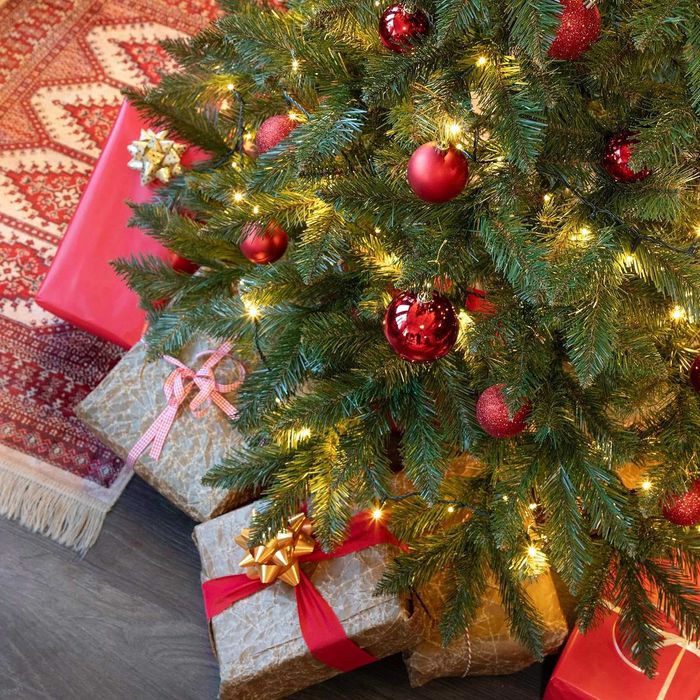 Штучна новорічна ялинка FairyTrees 220 см