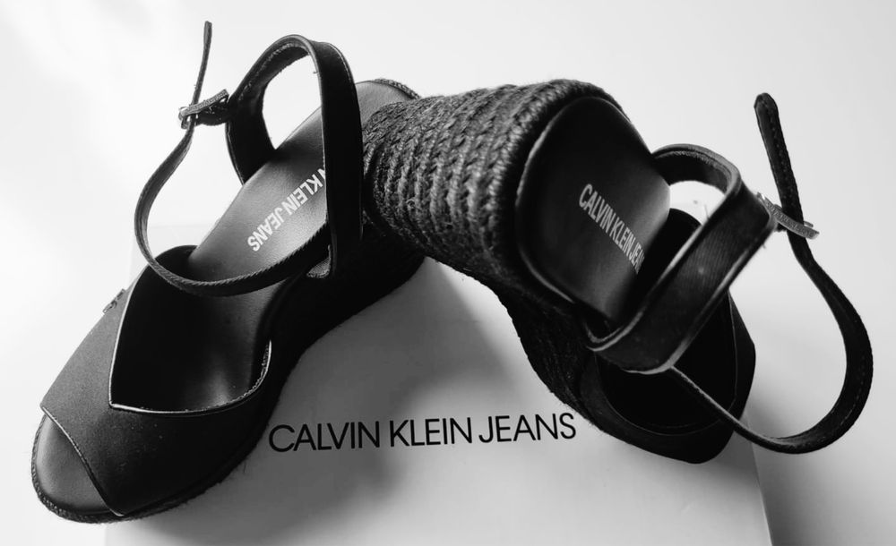 Calvin Klein Oryginalne Sandały WEDGE Czarne na Koturnie Rozmiar 36