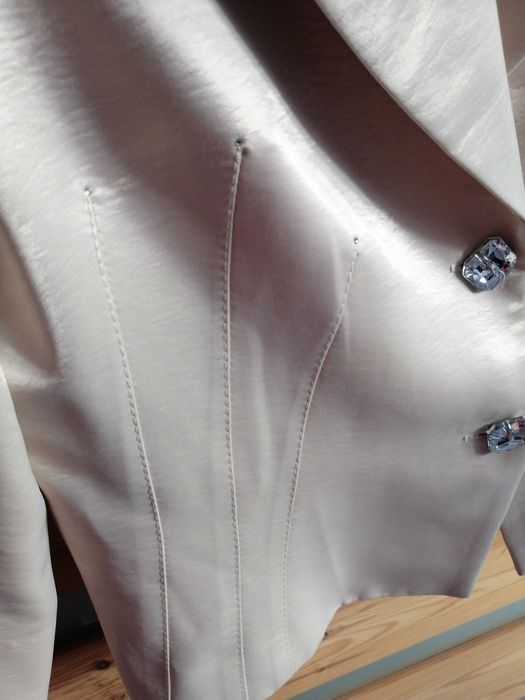 Marynarka damska firmy La Vienne w rozmiarze 42