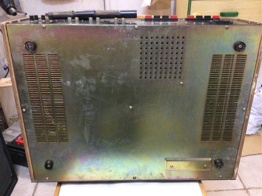 Amplificador e leitor de cassetes akai