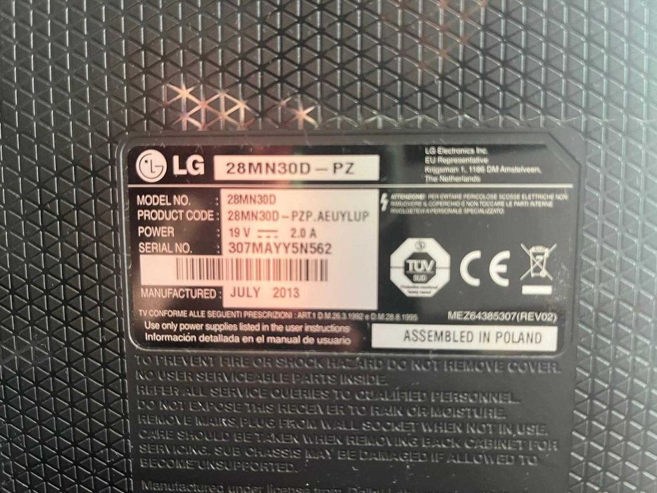 Vendem-se 2 tv (LG Led 3D cor preta, 23 pol + LED LG 28 pol, preta)