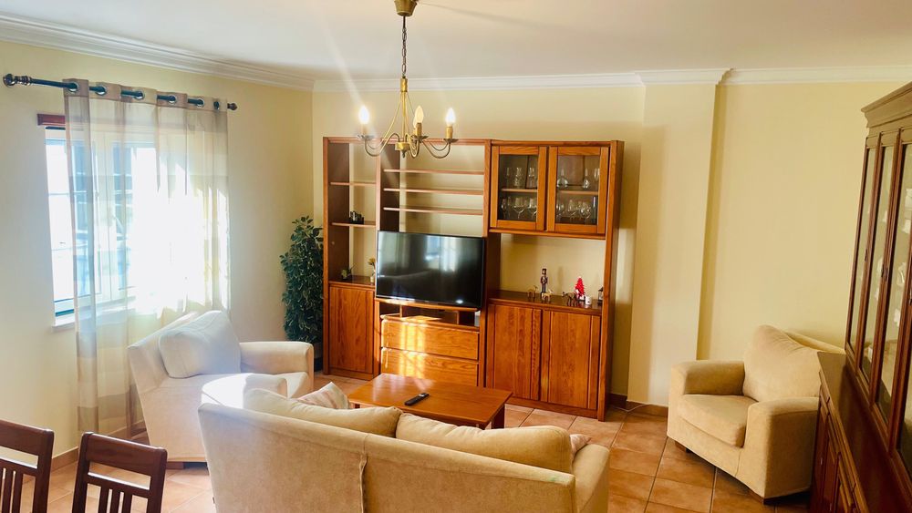 Arrendamento de excelente T3 na Urbanização Quinta das Lágrimas