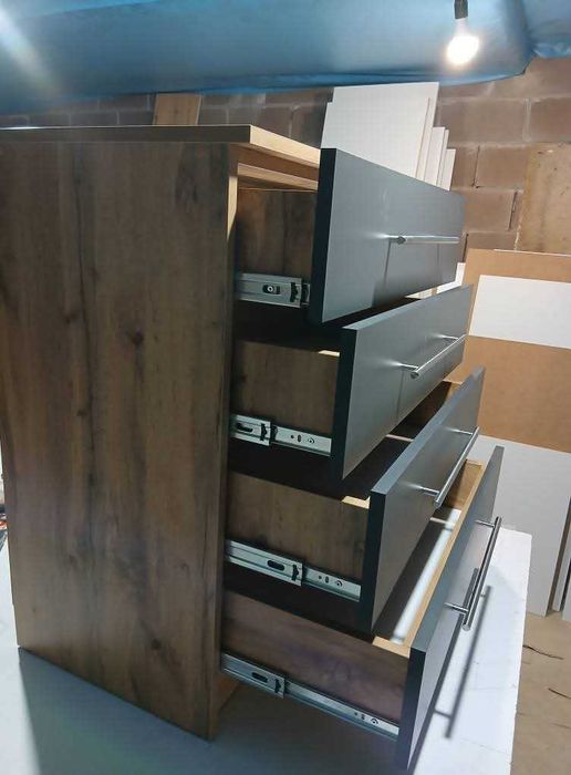 Комод та приліжкові тумби з ДСП нові