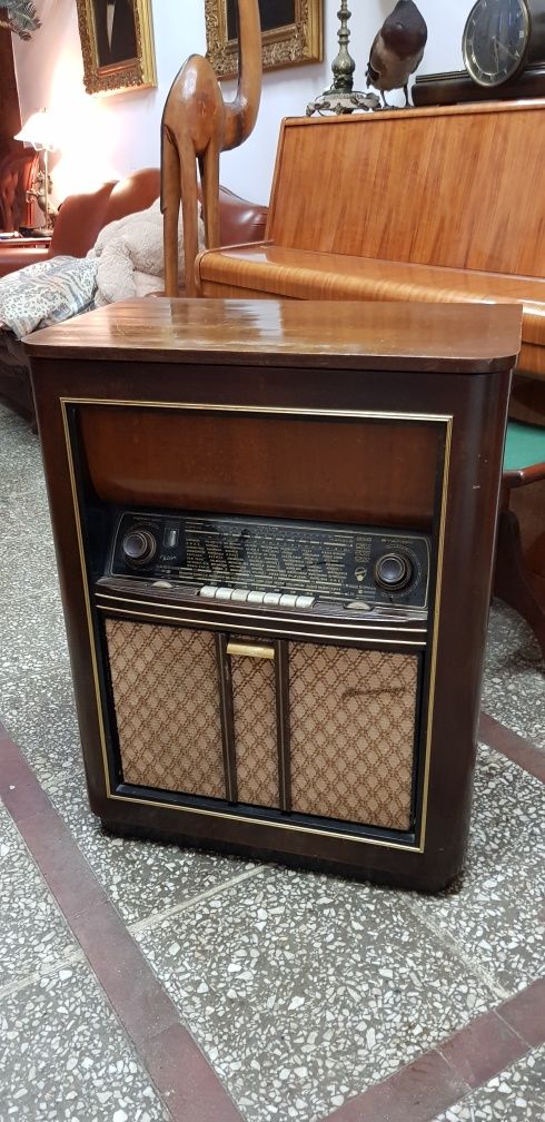 Oryginalne Radio z 1954 roku z Gramofonem  Blaupunkt  Sprawne !!!