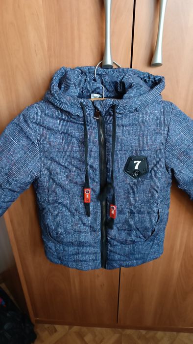 Зимова дитяча куртка. Розмір 104