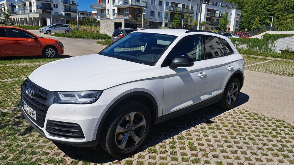 Audi Q5 Audi Q5 2.0 TFSI quattro, sportowe zawieszenie, pakiet optyczny BLACK