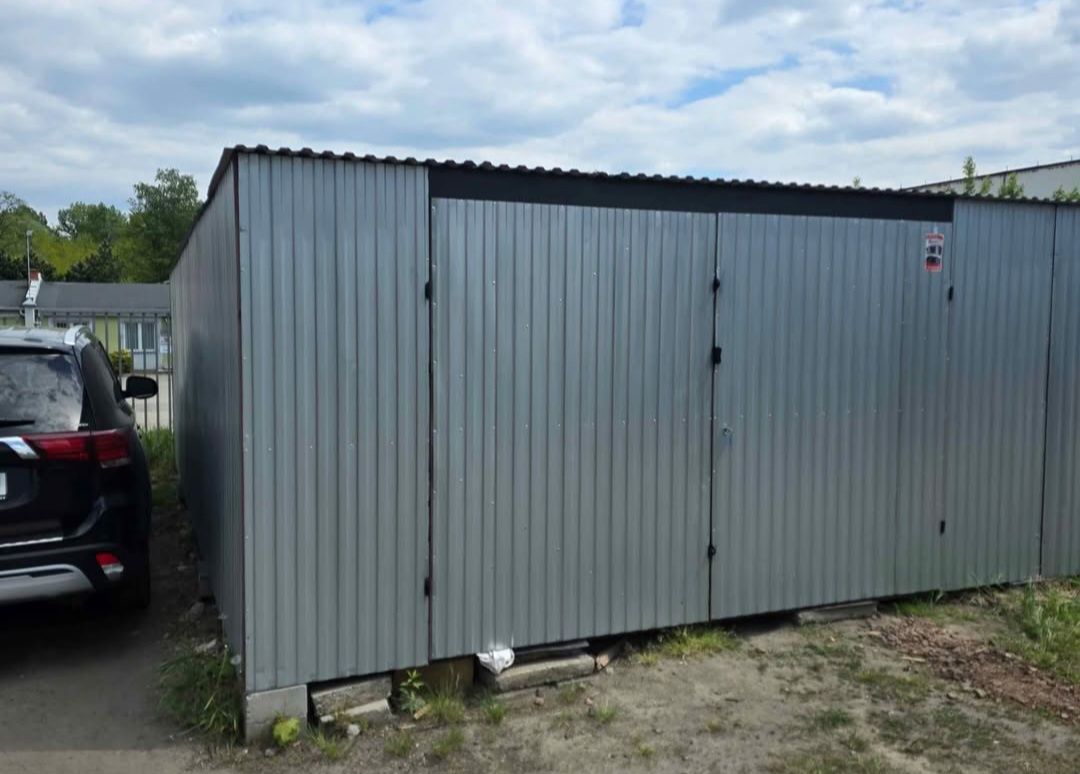 Garaż blaszany 6,5 x 4,5 filc na dachu