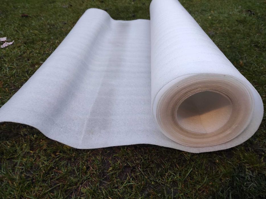Pianka wygłuszająca pod panele 2 mm . Mata tłumiąca polietylenowa 8 m2