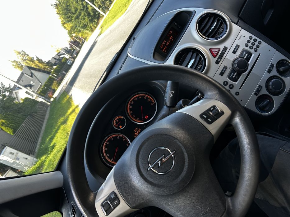 Opel Corsa d 1.2 16v 2007r