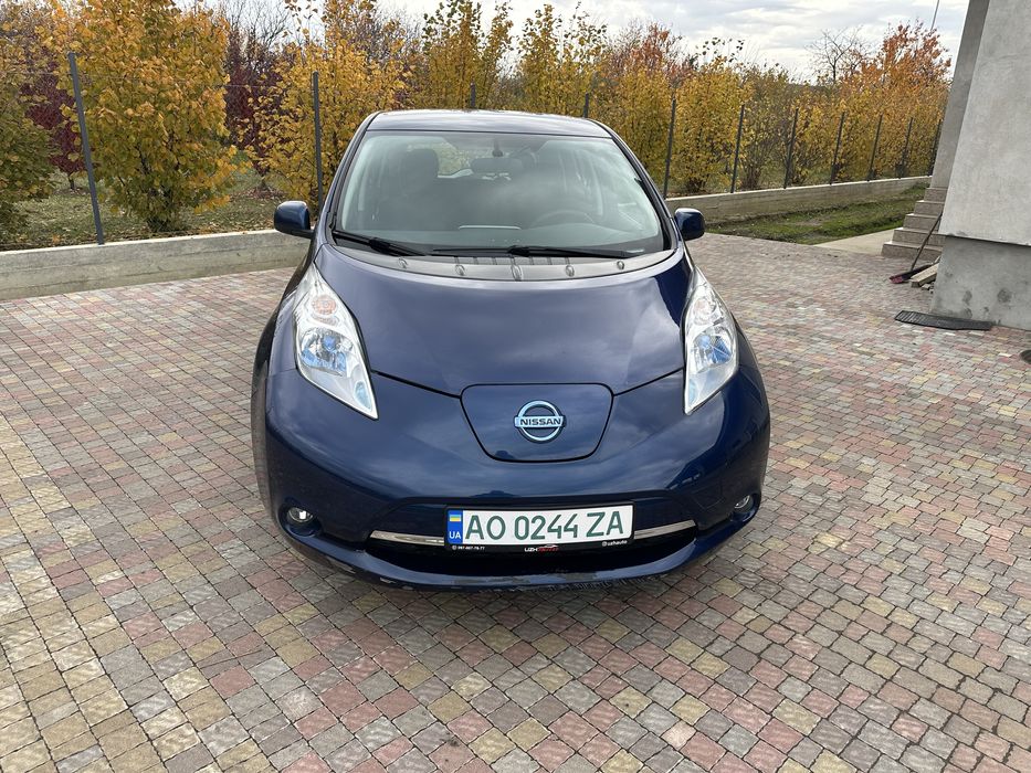 Nissan leaf 30kw 2017 року