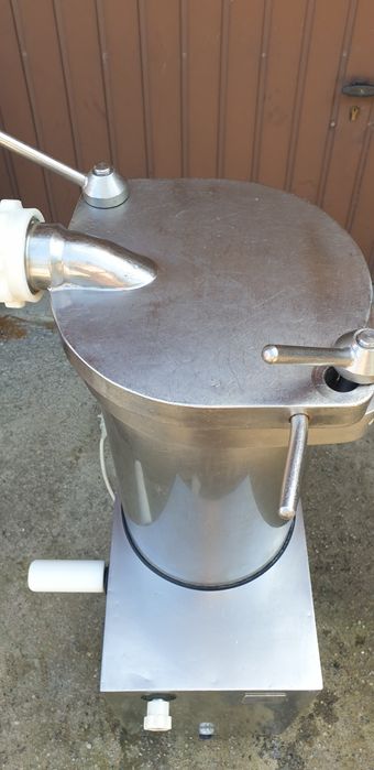 Nadziewarka hydrauliczna 25 l fatosa
