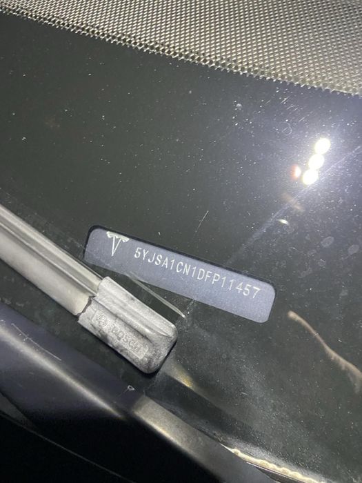 Тесла модел S 2013 року