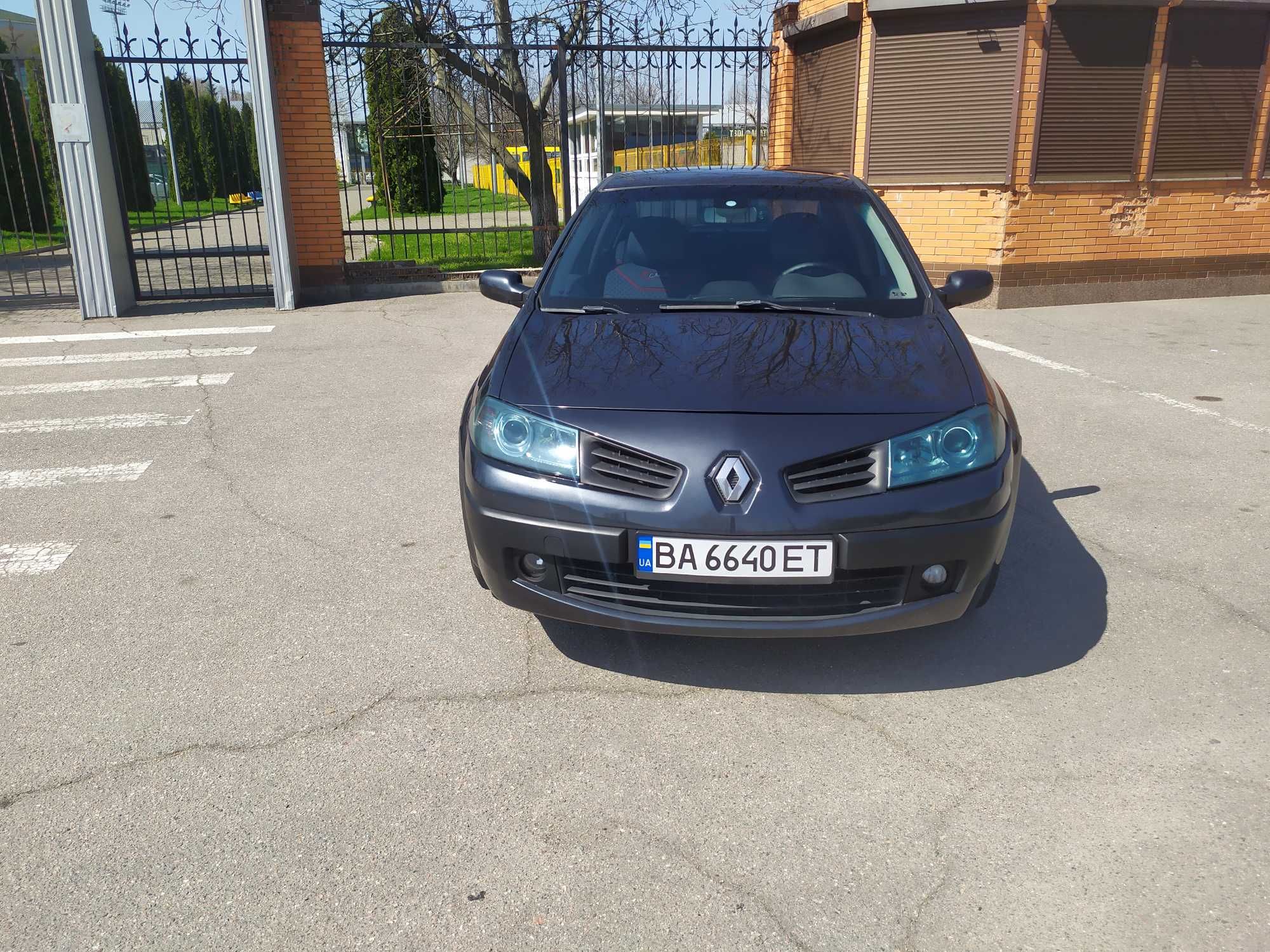 Рено Меган 1.6 автомат