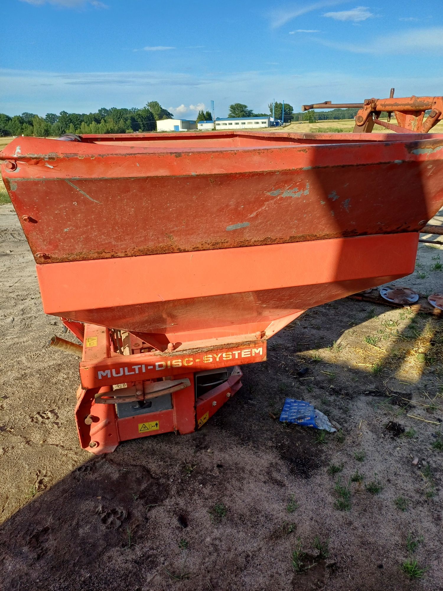 Rozsiewacz kuhn mds 921