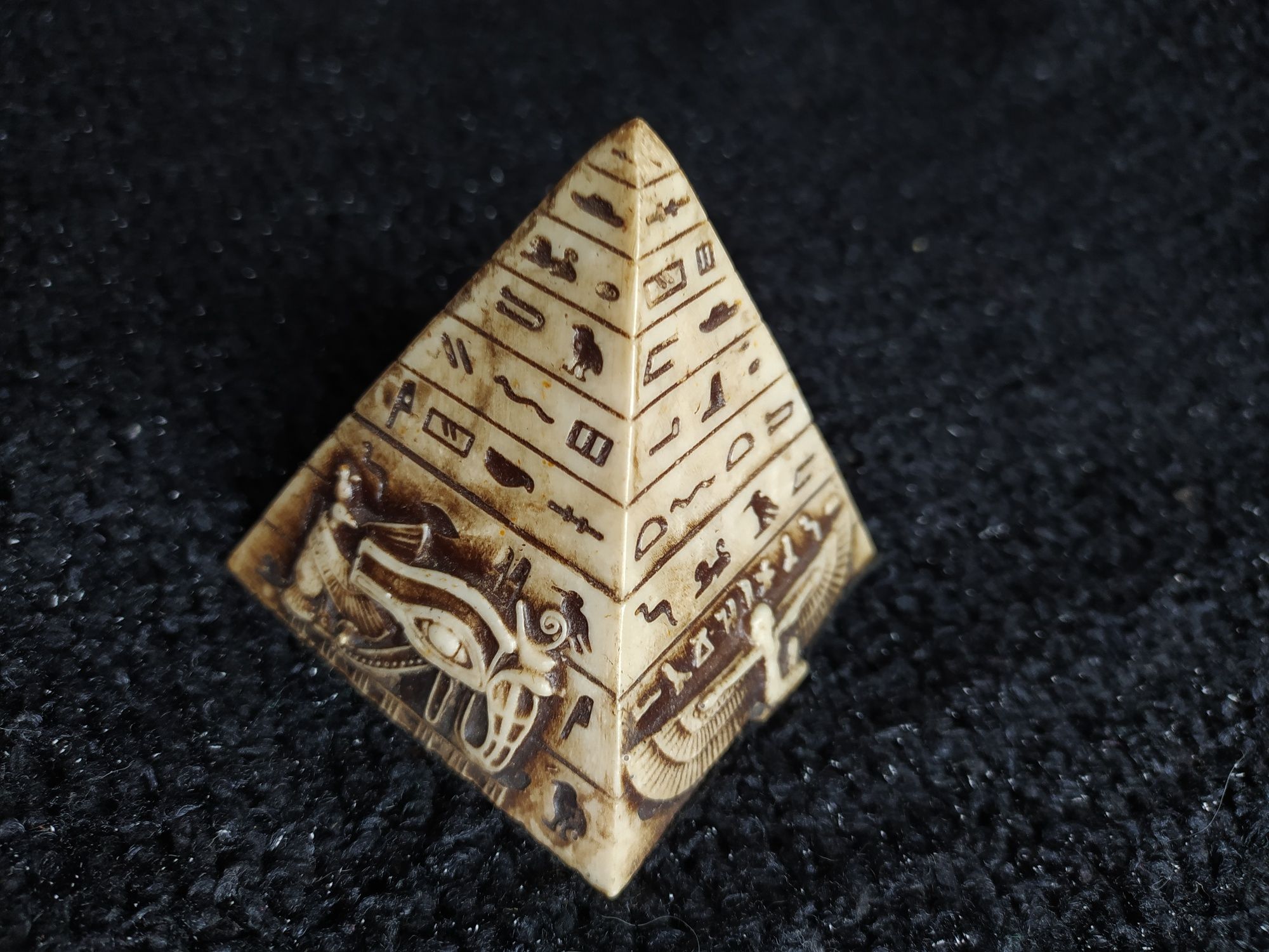 Kamienna piramida z Egiptu