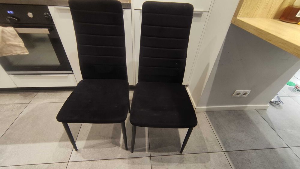 Krzesła tapicerowane miękkie czarne