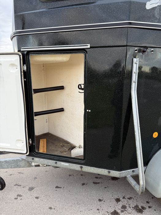 Przyczepka przyczepa do koni 2000 r 2 t DMC