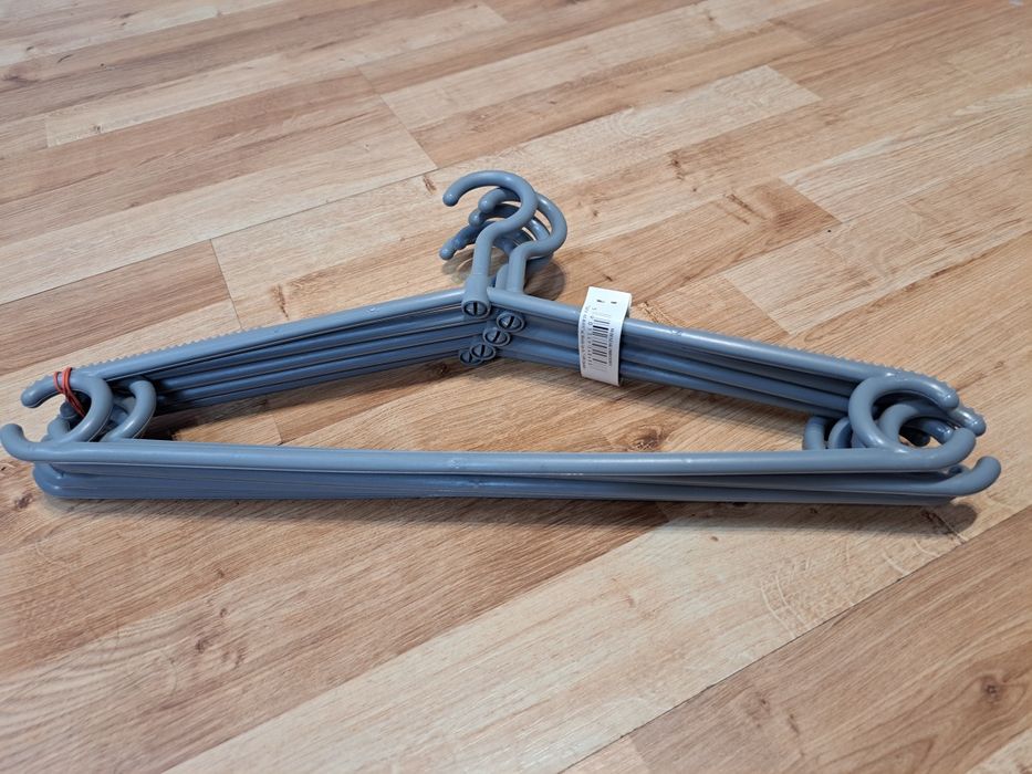 Wieszaki ubraniowe-nowe