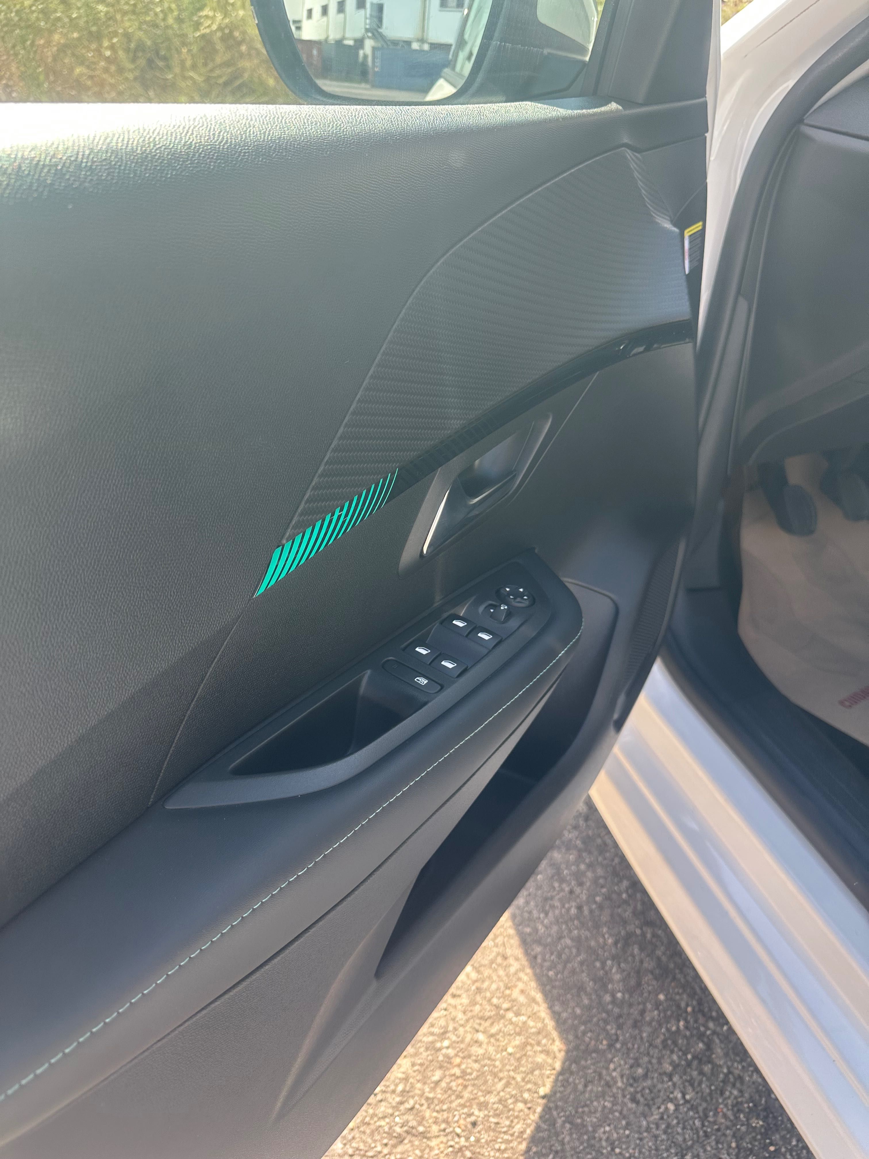 Peugeot 1.5 BlueHDi Allure 2020 excelente preço com todos os extras: