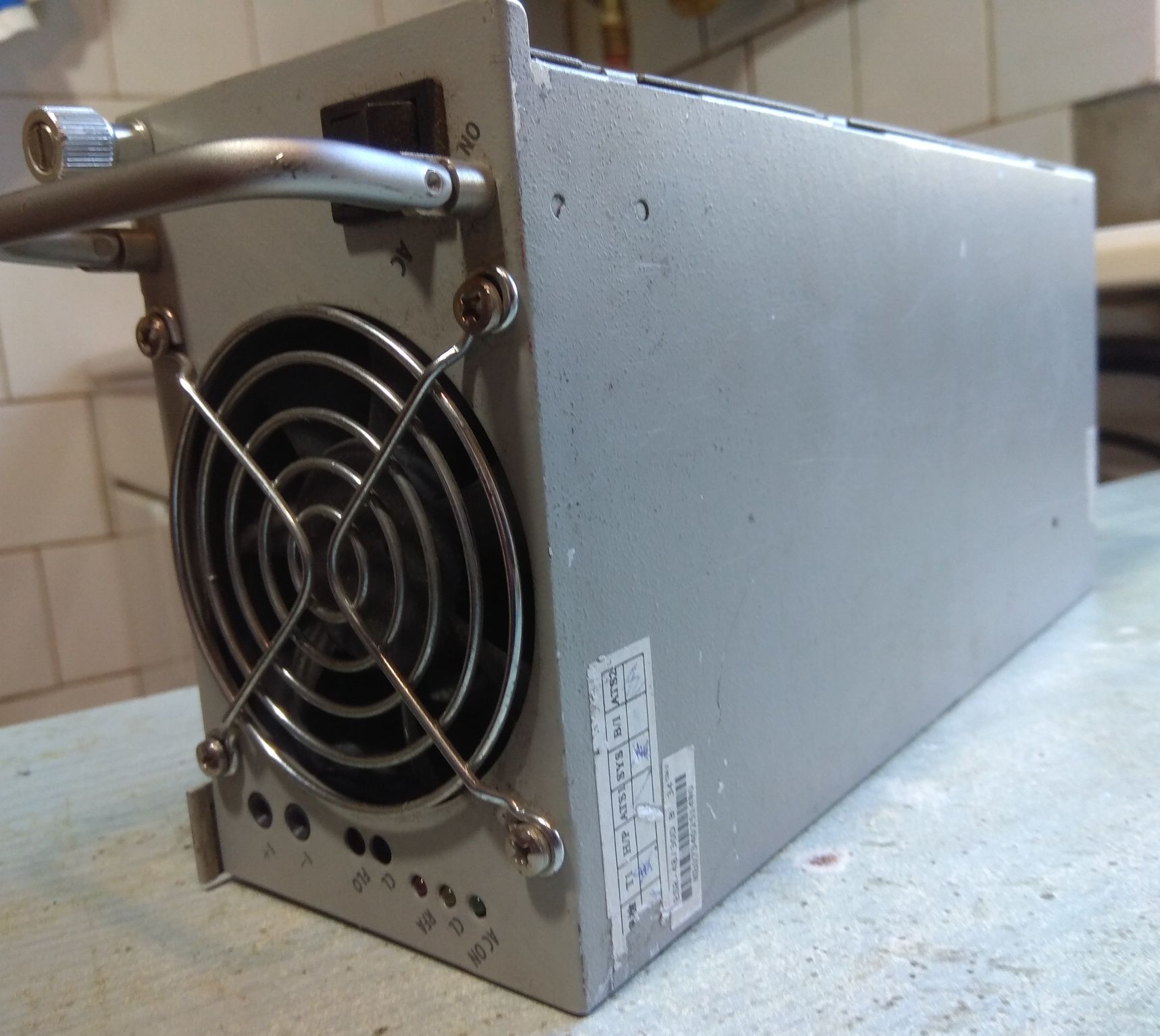 Мощный, супер надёжный блок питания/зарядное 1800ватт DeltaESR-48/30D