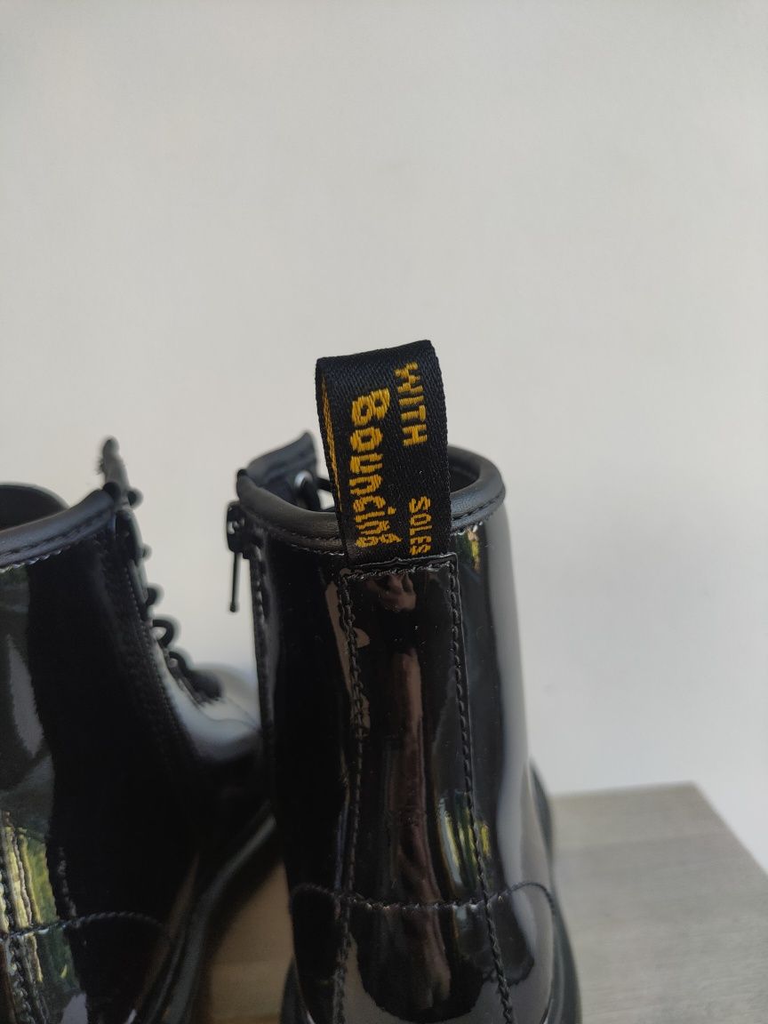 Botki damskie sztyblety czarne Dr. Martens 1460J AF500 rozmiar 35