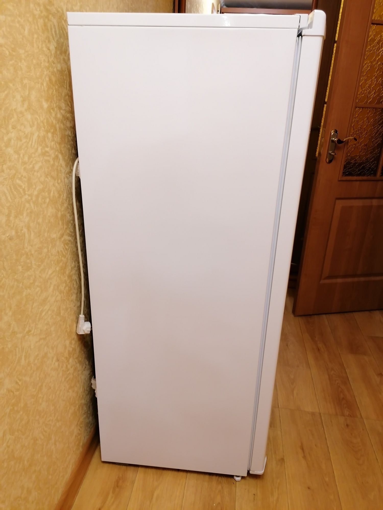 Морозильна камера Beko FSA 21320