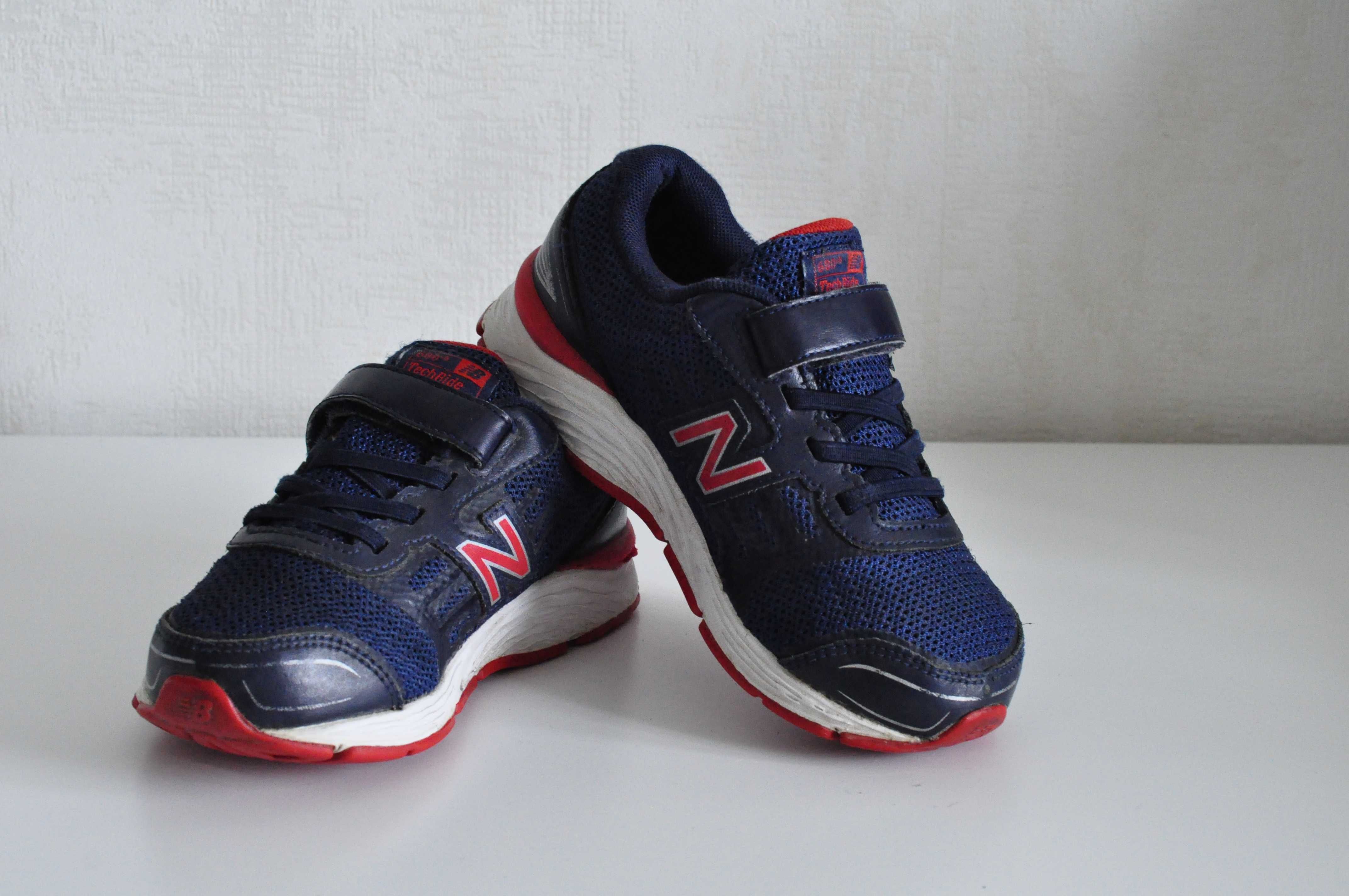 Дитячі кросівки New Balance