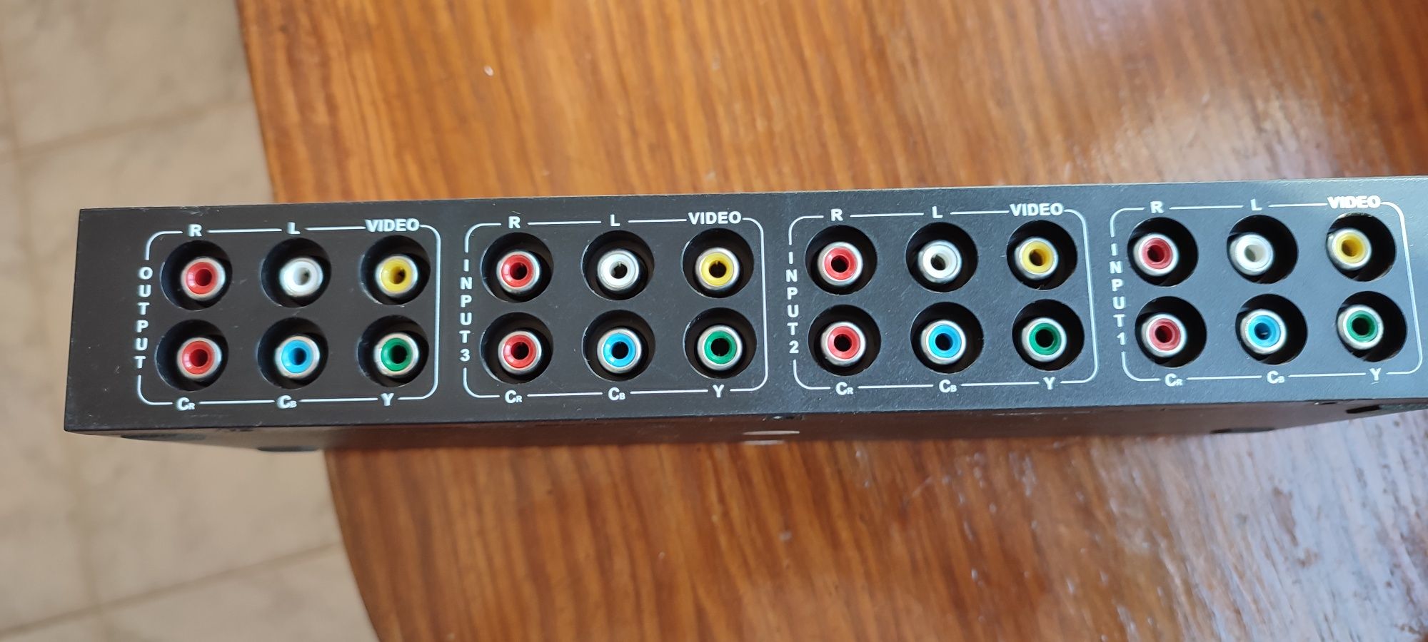 Comutador/Kvm Switch Componente  (audio video)