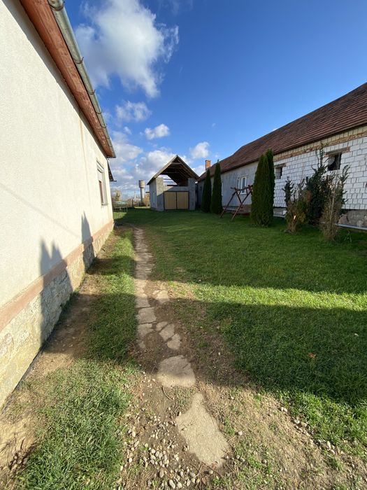 Продам будинок у передмісті Берееова