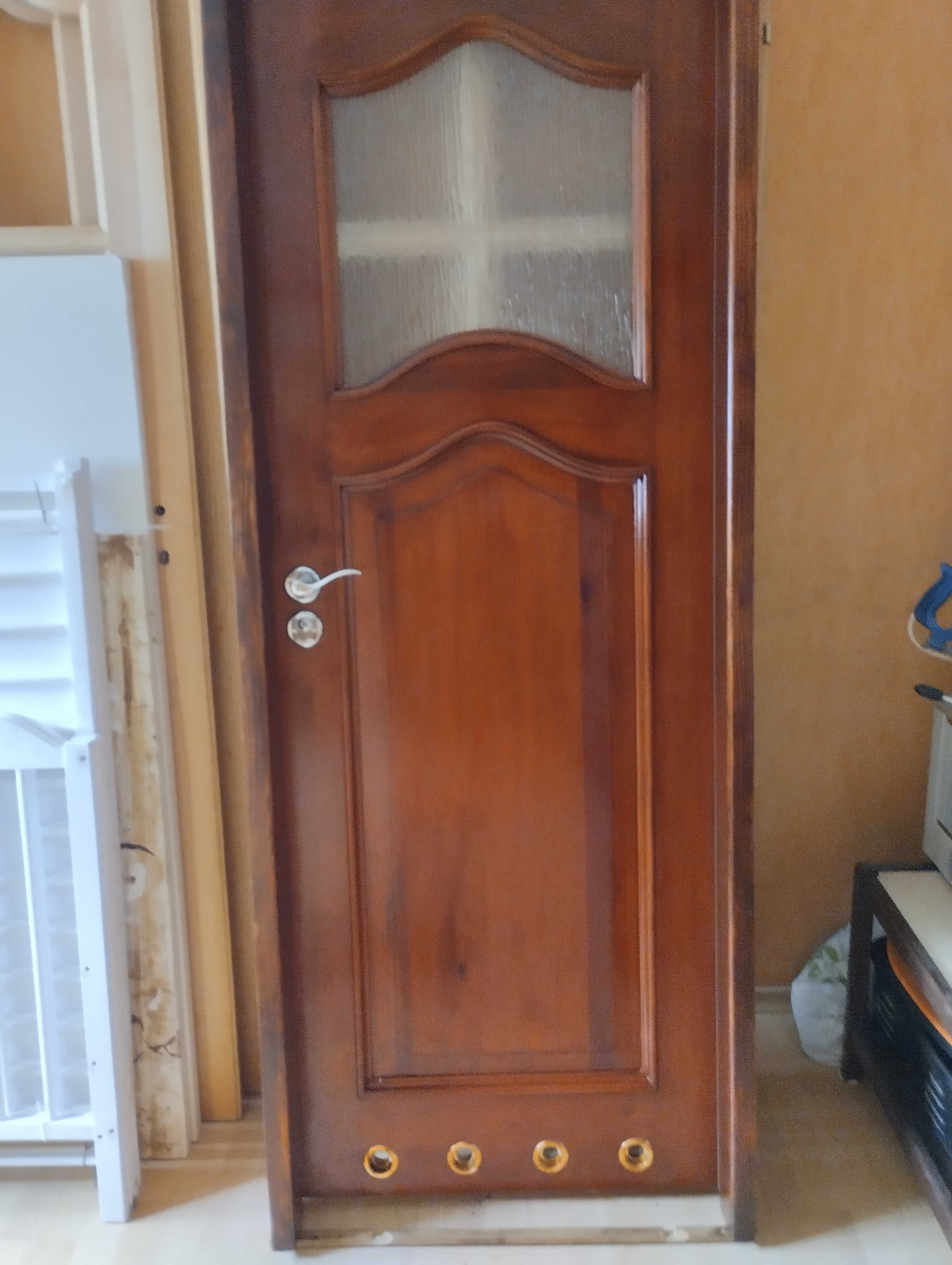 Drzwi łazienkowe z litego drewna
