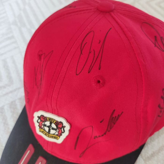 Adidas,czapka Bayer Leverkusen z autografami