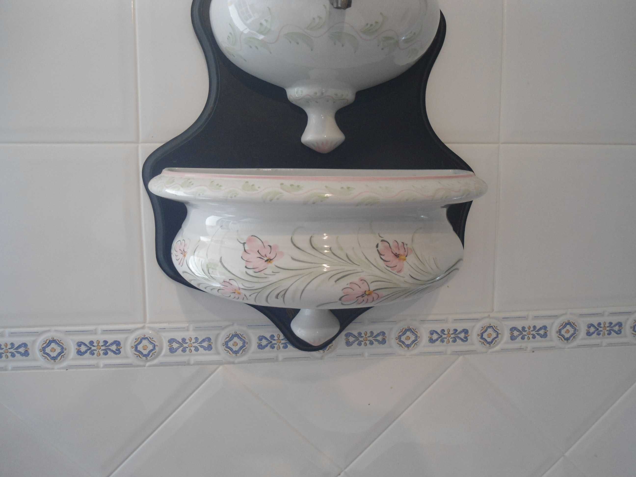 Fonte decorativa com 71 cm de altura