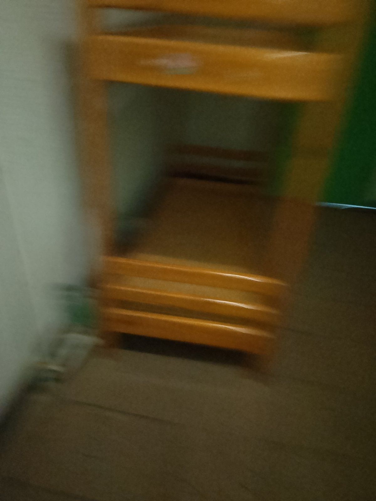 Дитяче двухярусне ліжко