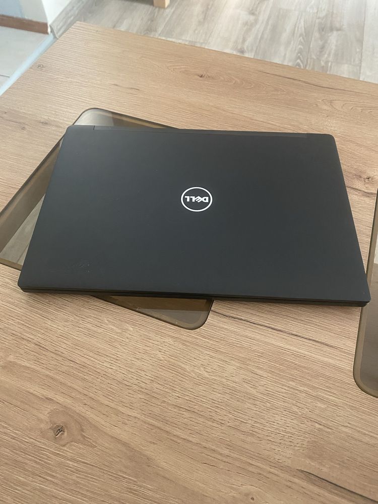 Laptop DeLL i5/8ddr4/ssdm2/bateria excellent