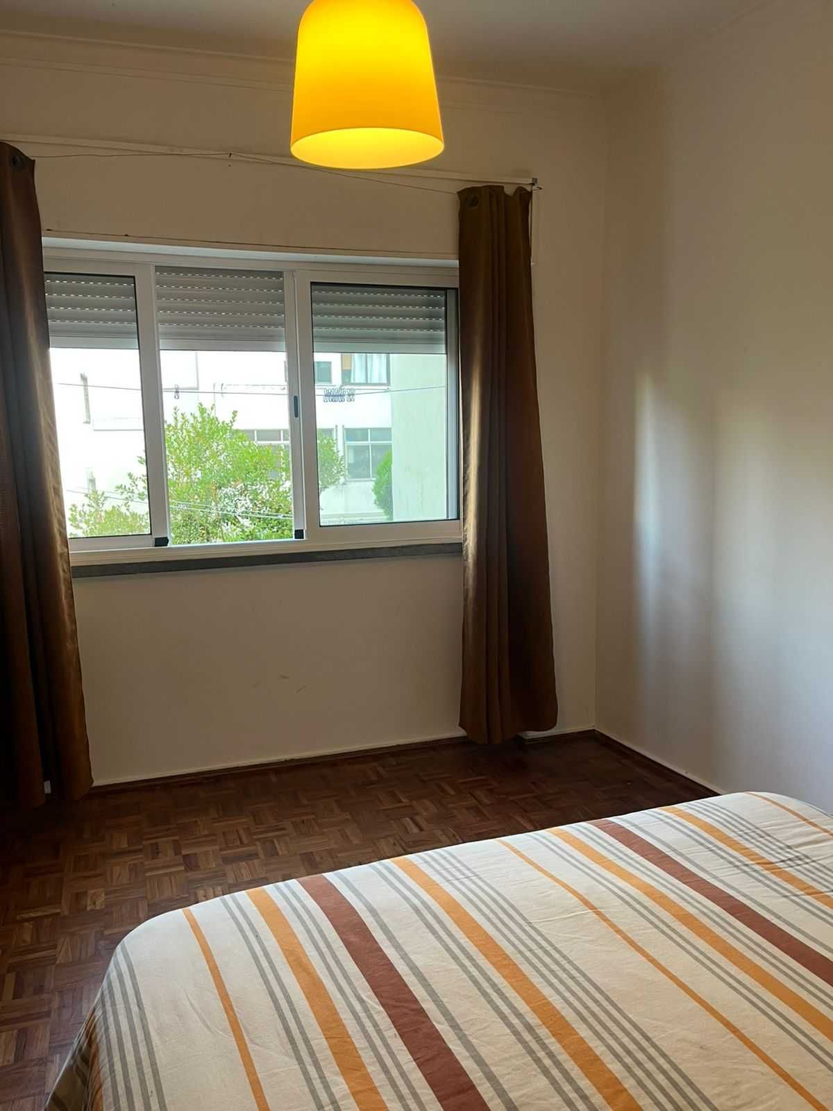 Quarto para arrendar