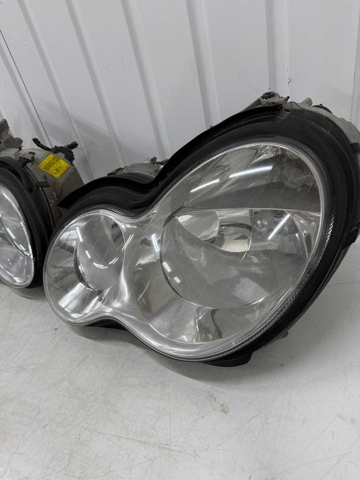 Фара ліва права Mercedes C-class W203 передня фара Мерседес цешка W203