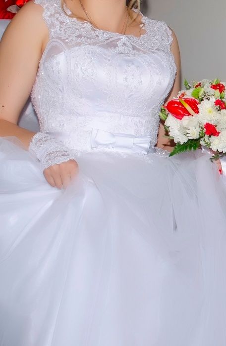 Брендова весільна сукня на розпис