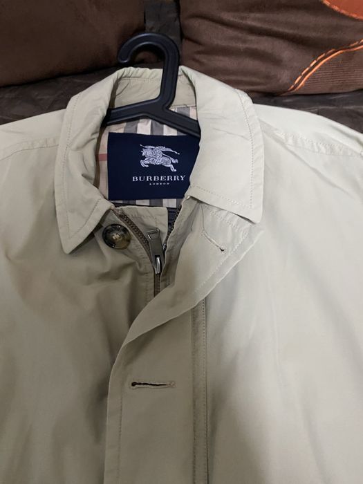 Vendo gabardine camel burberry London tamanho L
