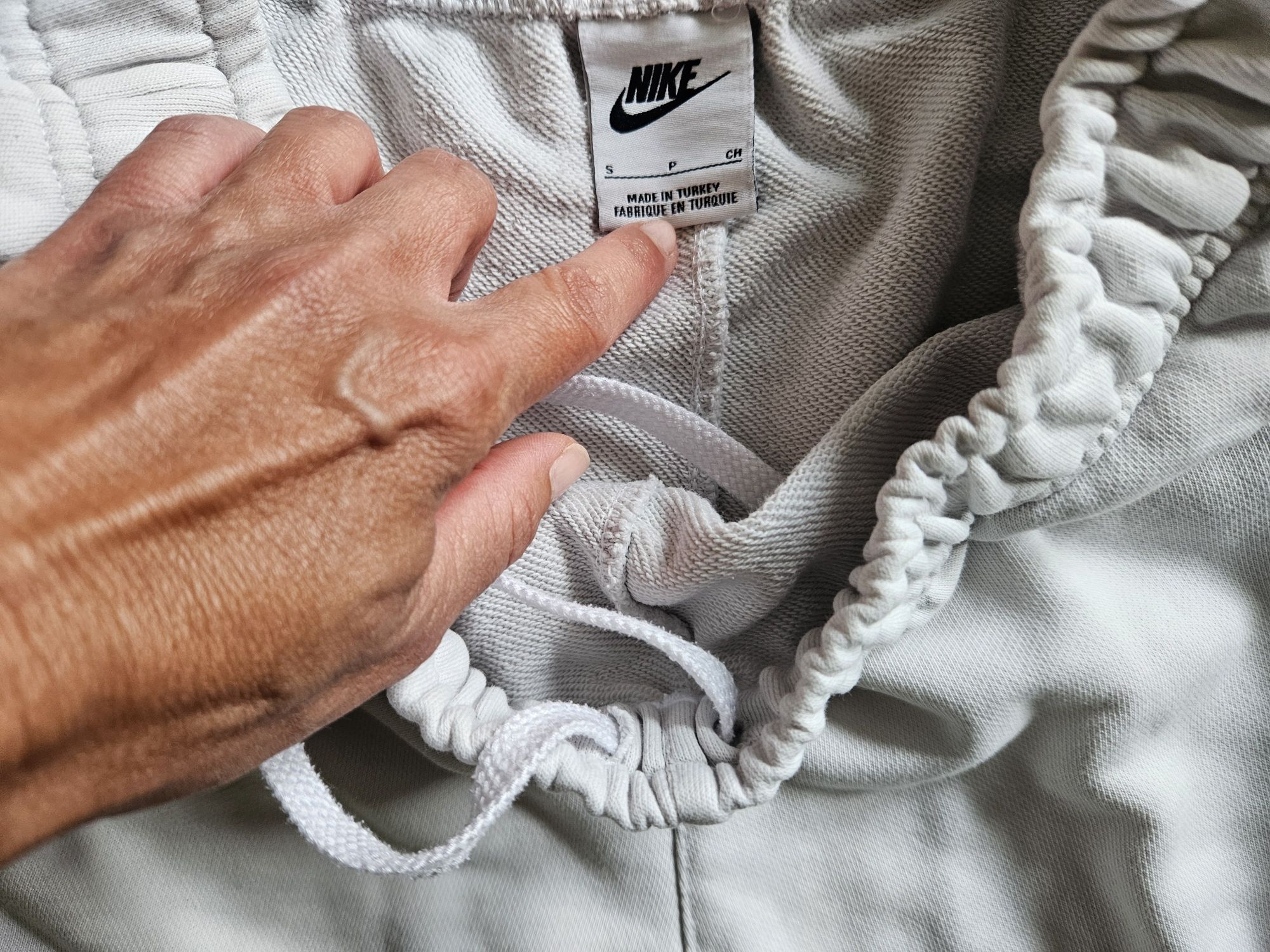 Spodenki dresowe Nike r S męskie młodzieżowe biale bawełna