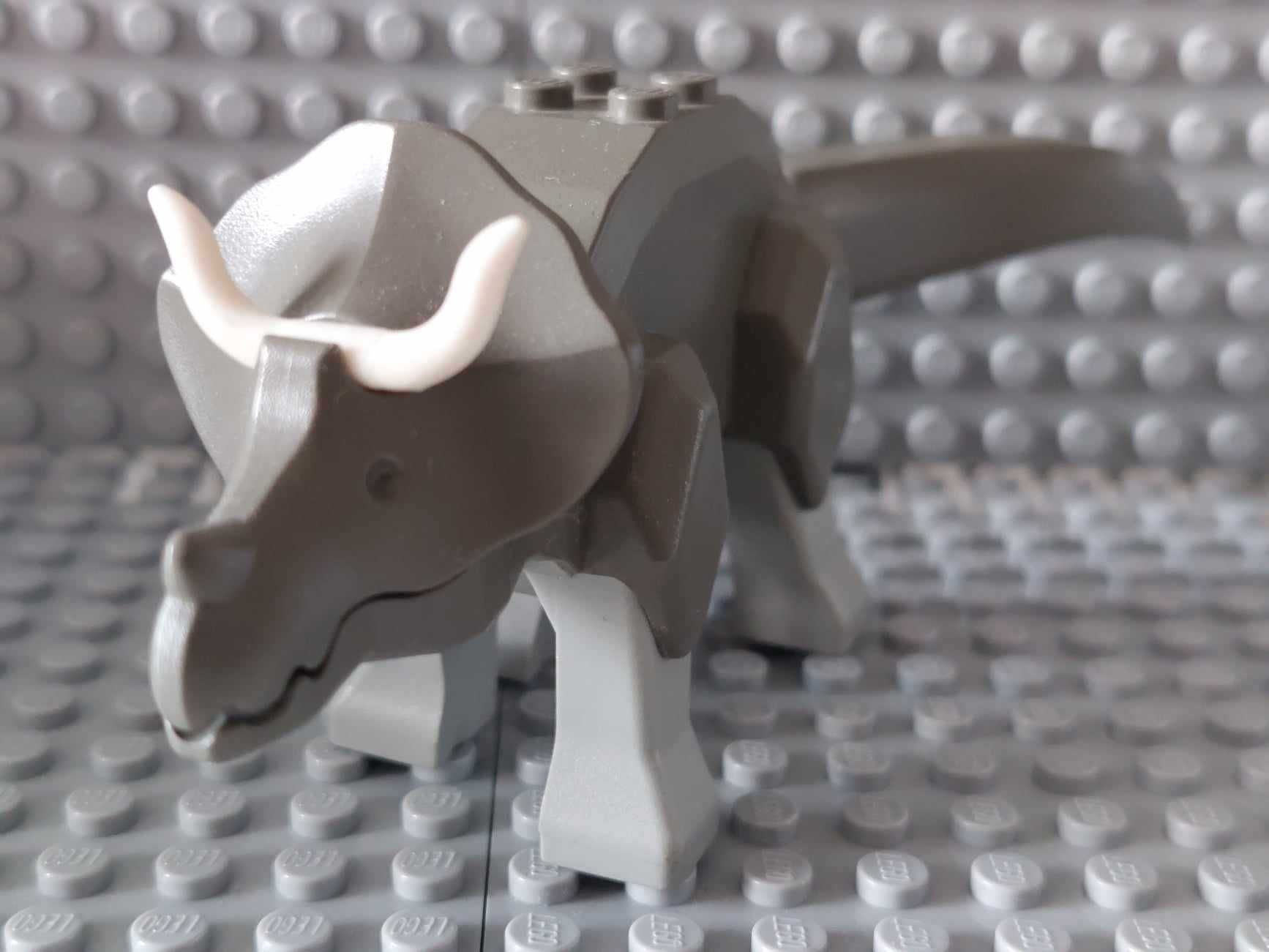Lego dinozaur Triceratops  tricera02 odlew z 2000 roku