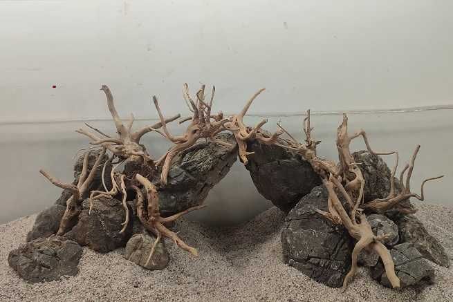 Декорации коряги,камни, грунты