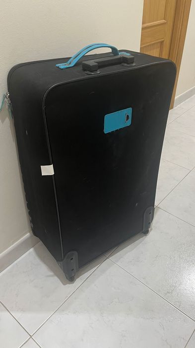 Mala de Viagem Preta Grande –Também serve como Mala de Arrumação