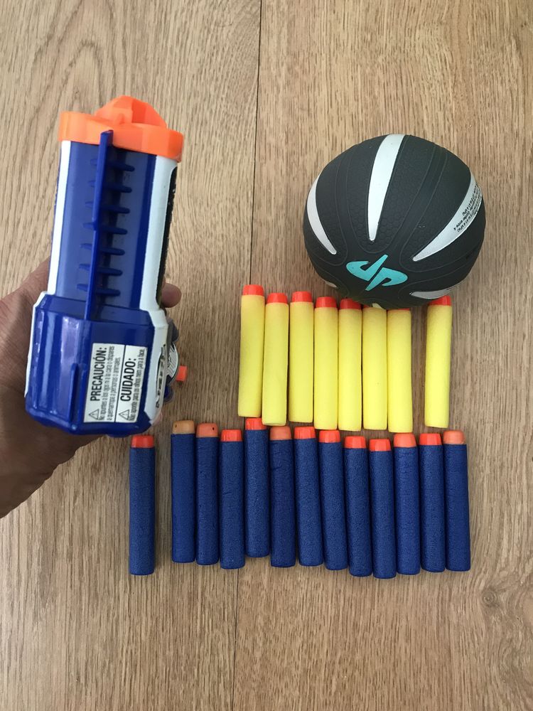 Pistola de lança dardos Nerf Elite Triad 3-EX