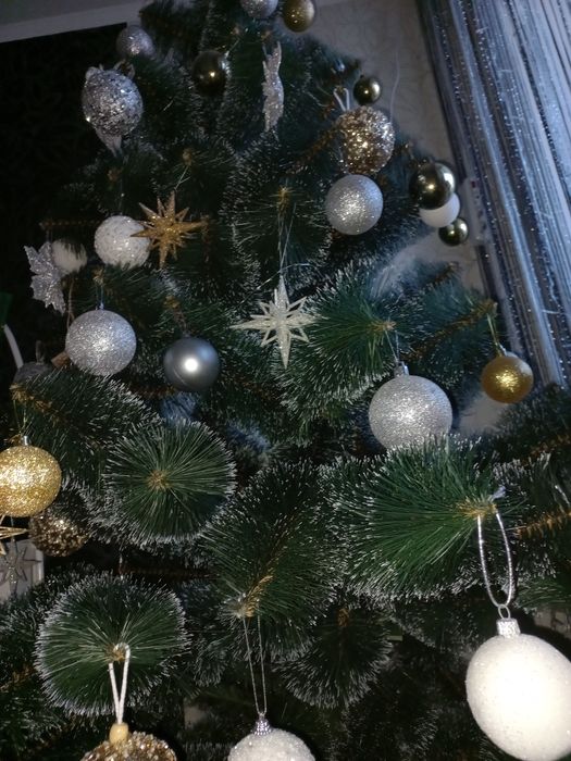 Продается искусственная сосна