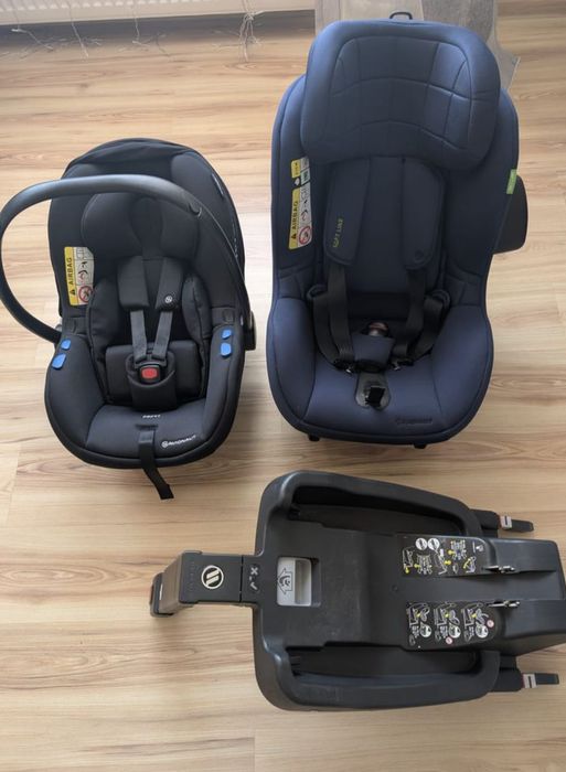 Foteliki Avionaut + baza ISOFIX,    
Sprzedam zestaw Avionaut nosidełk