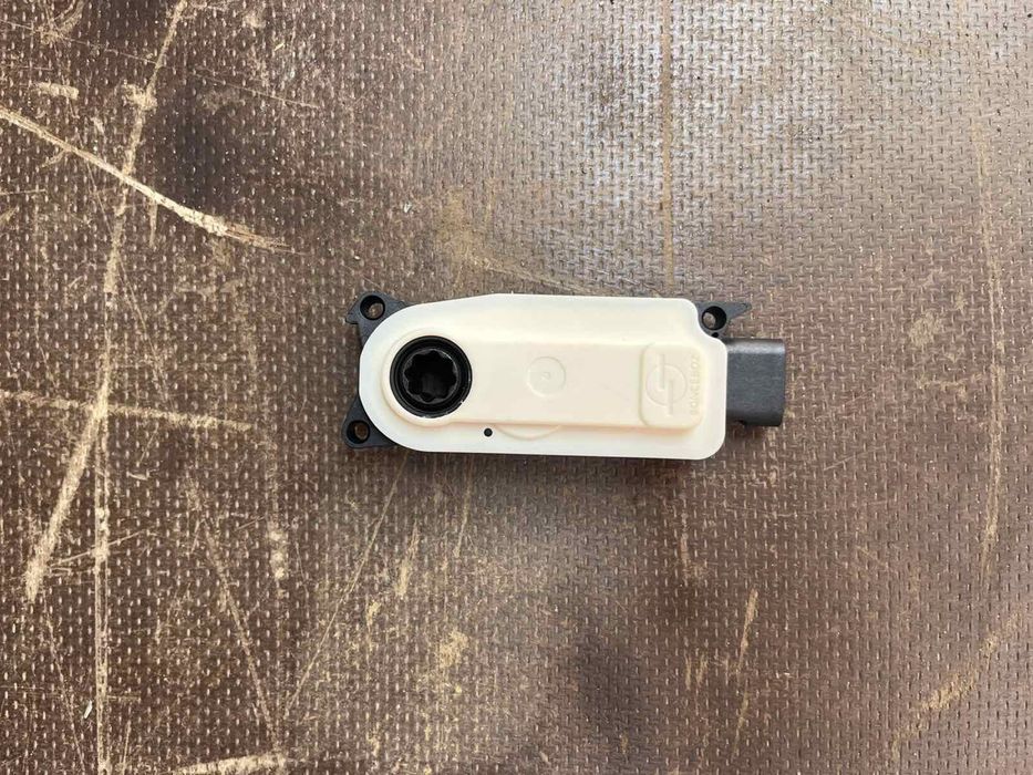 Моторчик жалюзи Jeep Cherokee 2019+ фишка