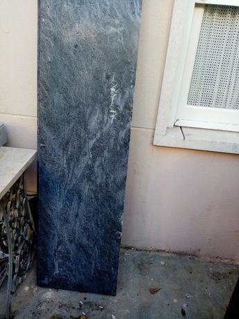 Vendo pedra de marmou com. 2 metros  altura e 5o de largura