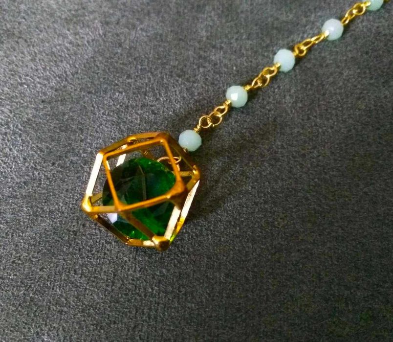 Colar Aço Tripartido c/ Contas e Pedra Verde NOVO